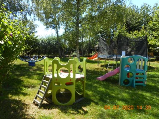 Отель Camping Les Arbois Montjay  Экстерьер фото