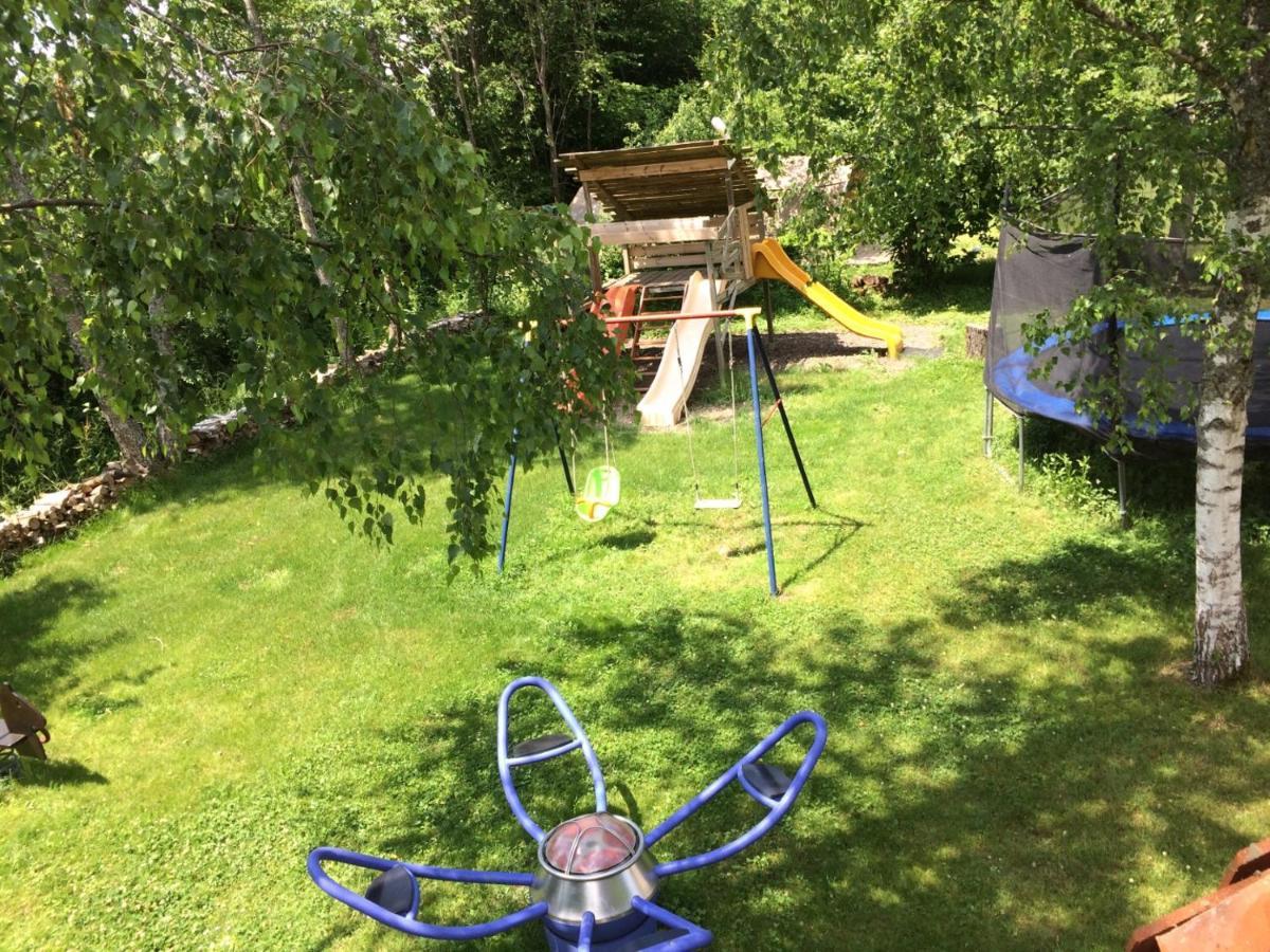 Отель Camping Les Arbois Montjay  Экстерьер фото
